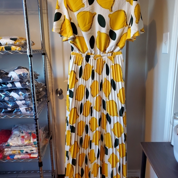 *HOST PICK!* L'ATISTE Lemon Print Maxi Dress - Picture 9 of 11